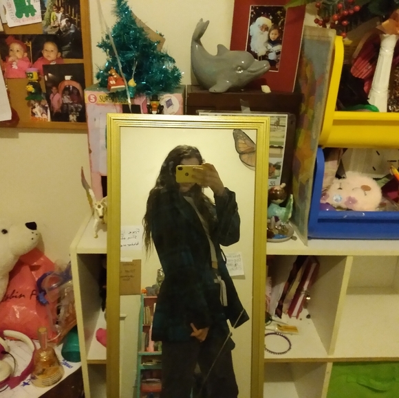 A jacket - Picture 2 of 4